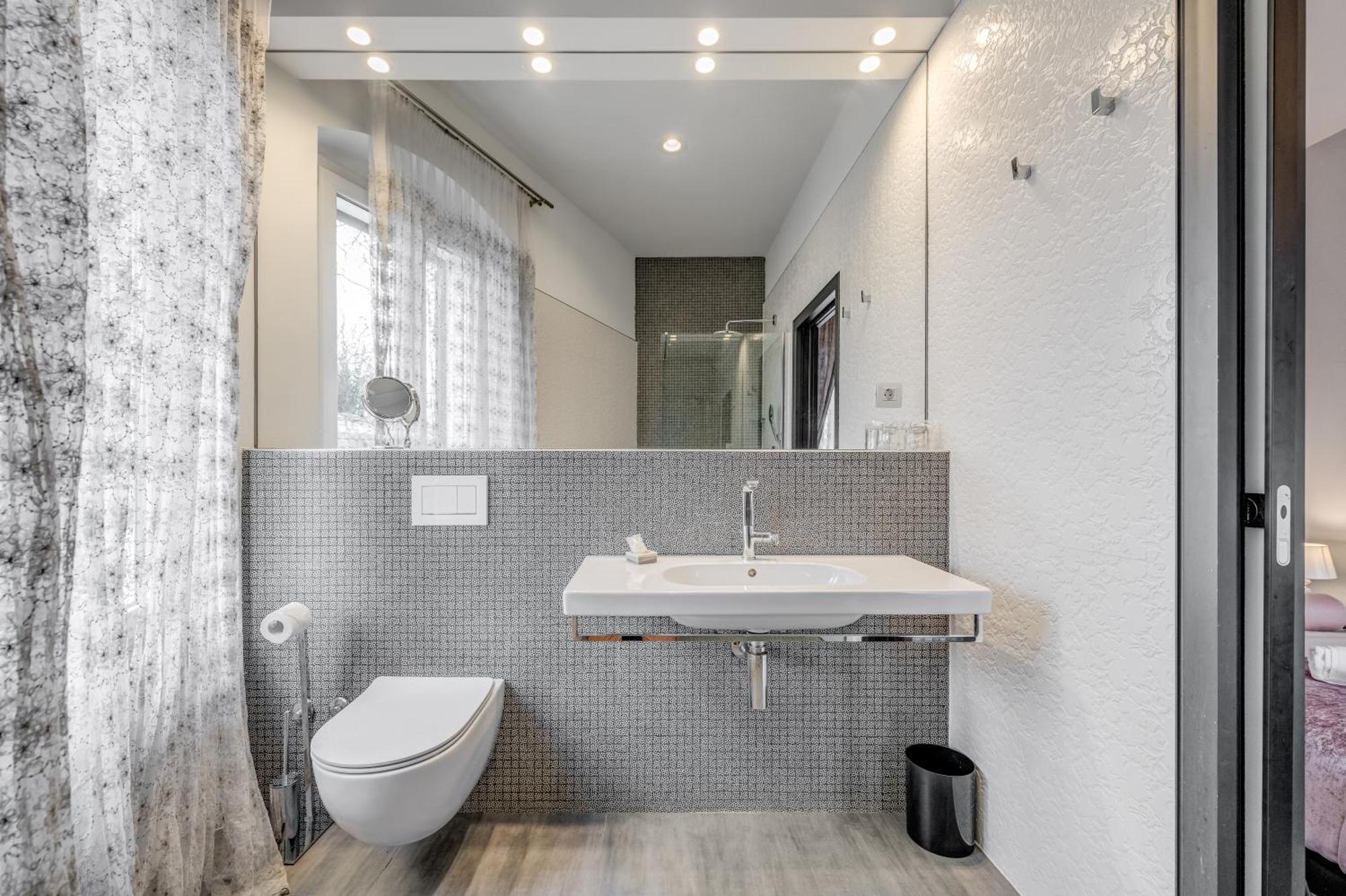سبليت Starlight Luxury Suites المظهر الخارجي الصورة